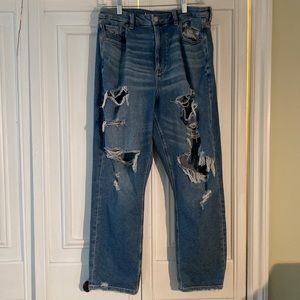 American Eagle stretch ripped curvy mom jean size 12